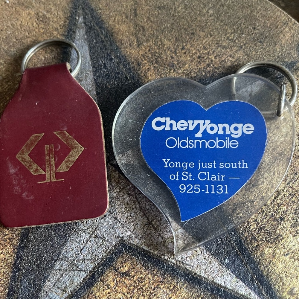 Vintage Keychains Oldsmobile Heart Auto Leather Promotional Quality Car Chevy
